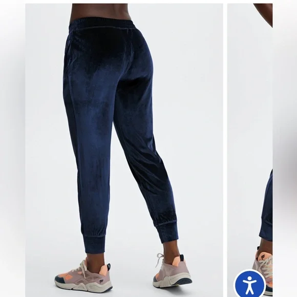 🆕 Fabletics Velour Joggers in Navy - Picture 5 of 7